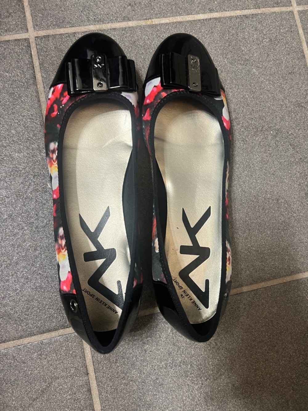 Anne Klein Black Floral Bow Flats with Pink & White Accents - Picture 1 of 5